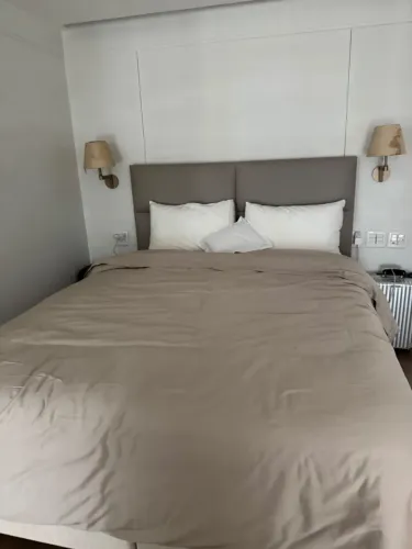 Cama casal queen Simmons