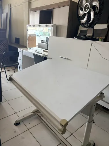 Mesa de arquitetura/desenho