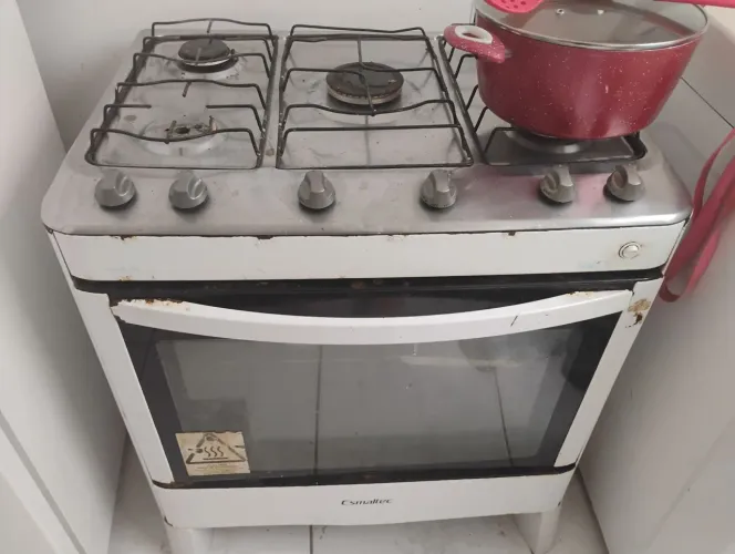 Vendo fogão 5 bocas ESMALTEC 