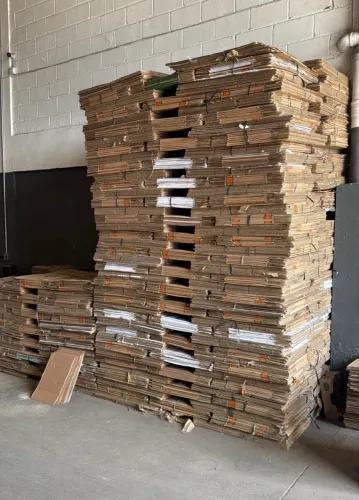 Caixa de papelão modelo ovo