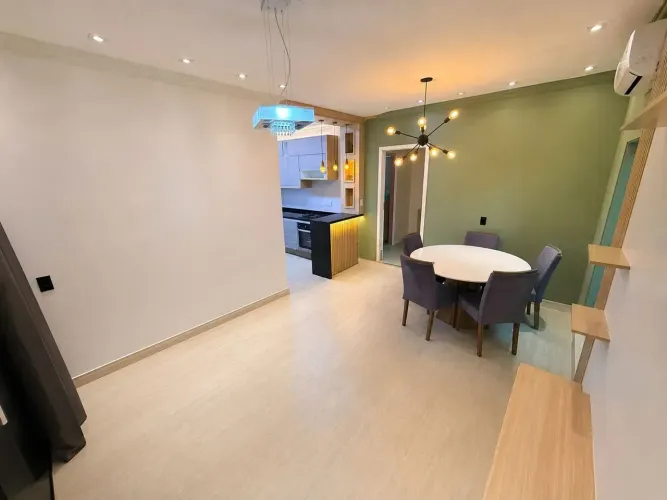 CASA TÉRREA EM VIA PUBLICA NO PARQUE DEZ - SEMI MOBILIADO