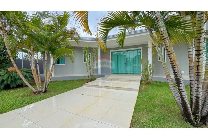 CASA À VENDA NO CONDOMÍNIO MANSÕES ENTRE LAGOS - Região dos Lagos -Sobradinho/DF