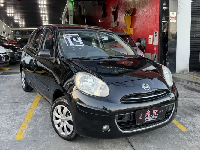Nissan March S 1.0 12V Flex 5P 2014