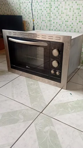 Forno elétrico ótimo estado 700,00 reais aceito cartão 