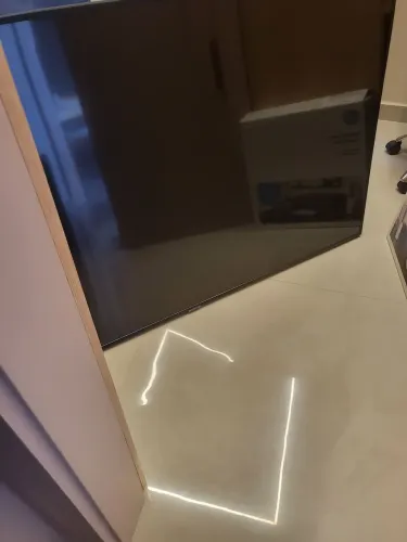 Vendo tv seminova samsug 65 polegadas.