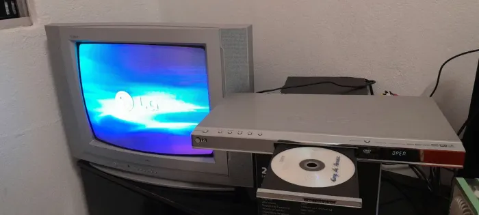 Tv e dvd LG( reliquias, pra sair hoje)