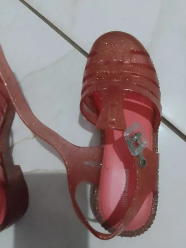 Vendo melissa original perfeito estado