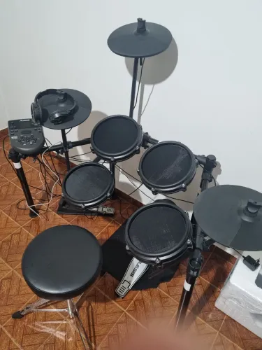 Bateria Alesis Nitro Mesh