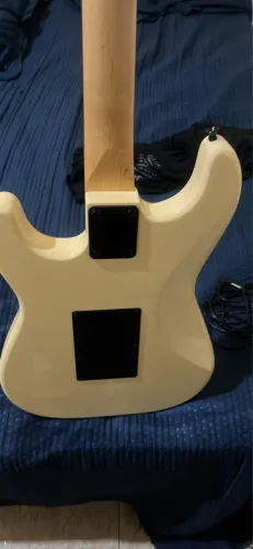 Vendo Guitarra RockWave