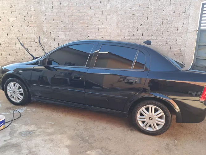 Troco por carro automático e assumo financiamento