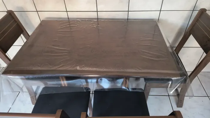 Mesa de cozinha semi nova