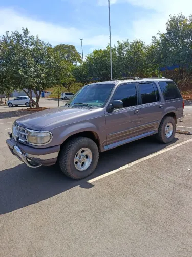 Ford Explorer XLT 4X2 4.0 V6 1997