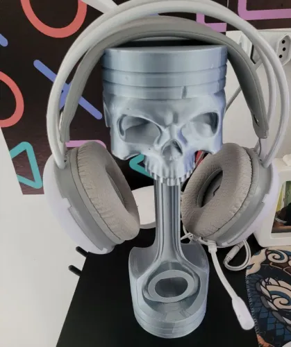 Fone gamer e suporte