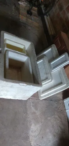 Três isopores de três tamanhos.