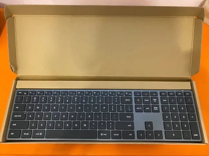 Teclado Bluetooth Satechi ST-BTSX3M Retro Iluminado Slim X3 Sem Fio Backlit