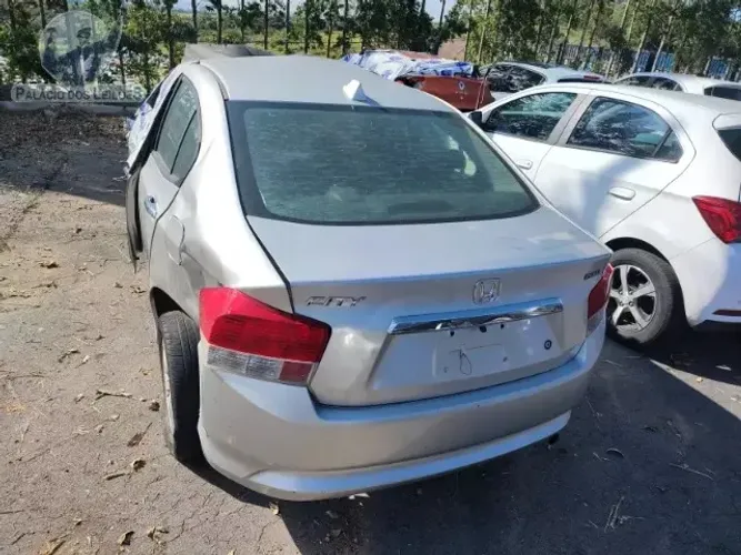 Honda City 1.5 2012 retirada de peças