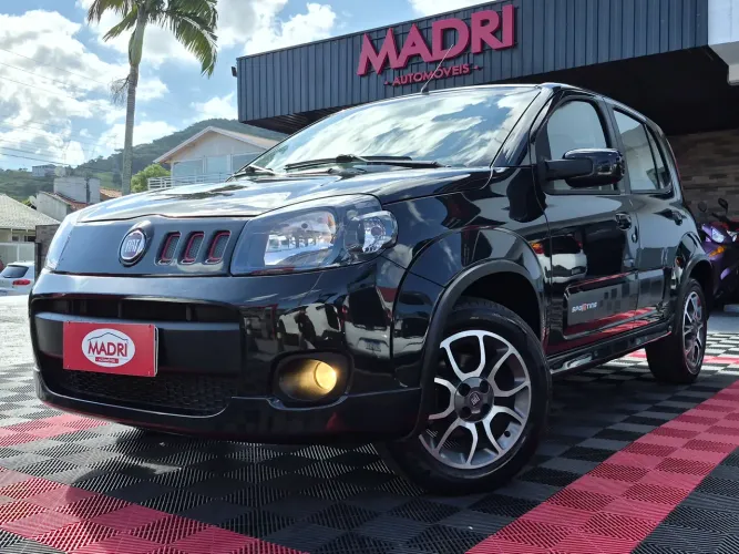 Fiat Uno Sporting 1.4 EVO Fire Flex 8V 4P 2012