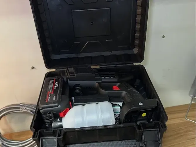 Lava jato portátil Alta Pressão + 2 baterias  de 48V + Maleta