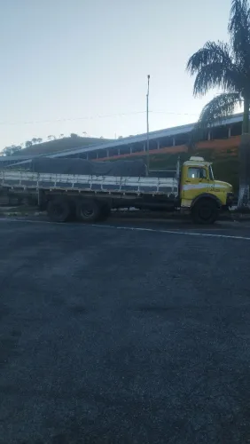 Caminhão L1313