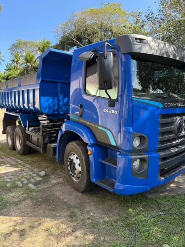 Caminhão caçamba Volkswagen 24 280 R$420.000