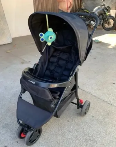 Carrinho de bebê voyage preto