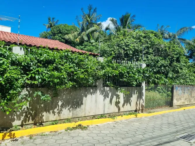 TERRENO a VENDA em CAMBORIÚ 