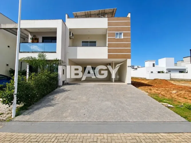 Excelente Casa 4 dormitório(s) em Beira Rio - Biguaçu