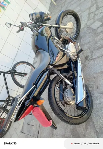 Moto bem conservada