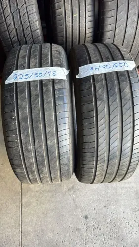Pneus 225/50/18 marca Michelin