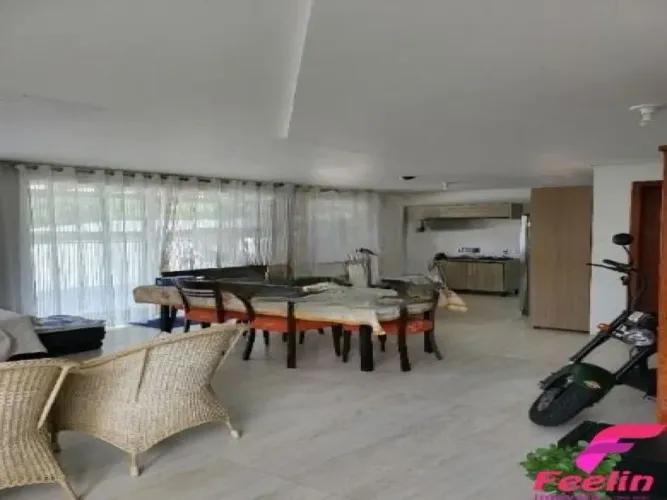Casa em condomínio fechado com 3 suítes no bairro Vargem Grande -Florianópolis - sc