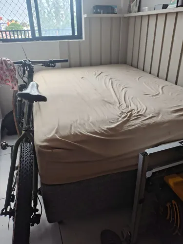 Cama box com colchão 