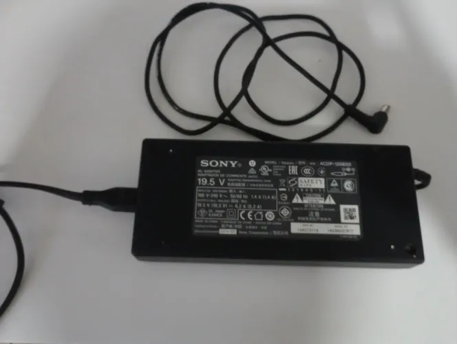 Fonte de alimentação tv 55 Sony em perfeito estado.