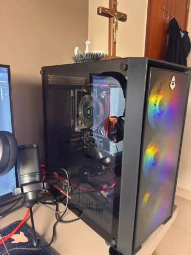 Pc gamer de entrada Ryzen 5 4600G 16gb RAM DDR4 dual channel. não acompanha monitor.