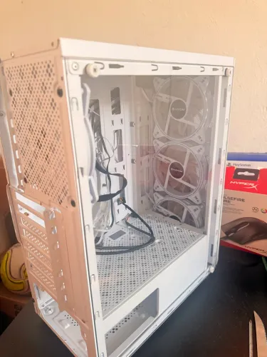 Gabinete Branco com 4 fans