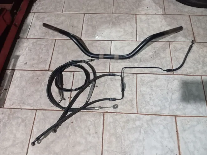 Guidão Sportster 883R com cabos 