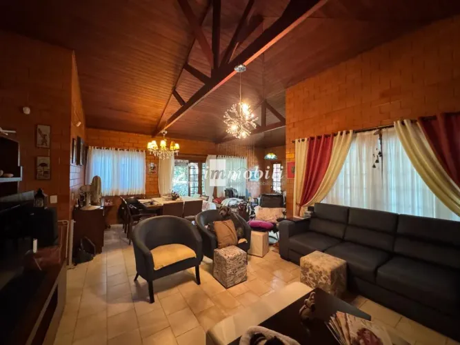Casa à venda em Jandira, Granja Viana, com 3 suítes, com 293.45 m², Chácara do Peroba