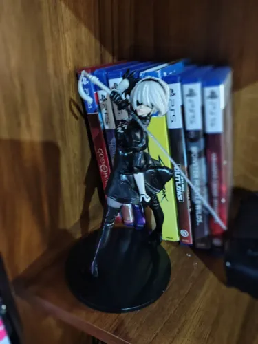 Action Figurine 2B NieR Automata (com espada)