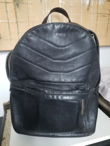 MOCHILA SCHULTZ COURO PRETA