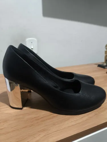 Sapato com salto marca Picadilly