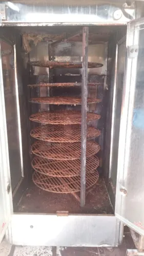 Assadeira só precisa reforma
