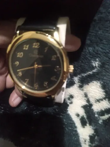 Relógio campismo dourado com pulseira de couro 