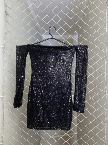 Vestido de Festa Tubinho Preto de Lantejoulas - Manga Longa - PP