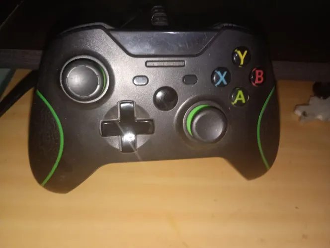 Manete de Fio para Xbox e Computador 