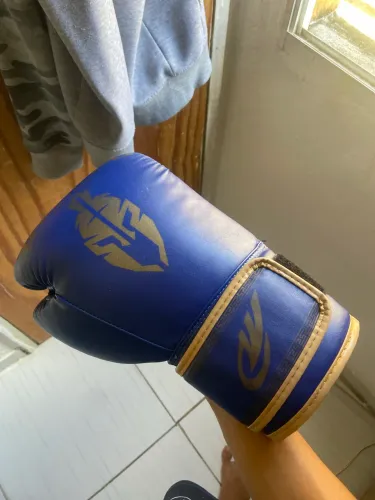 Luva de boxe/muay thai/ kick boxe, olimpo semi usada
