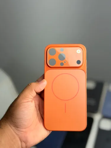Capa que transforma IPhone 15 pro Max em 17 pro Max 