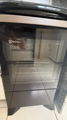 Fogão 4 bocas Electrolux Preto Efficient Mesa Vidro, Tripla Chama e PerfectCook