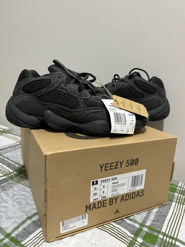 Tênis Yeezy 500 Novo Sem Uso N36/37