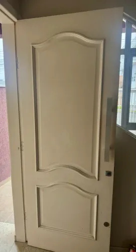 Porta externa maciça