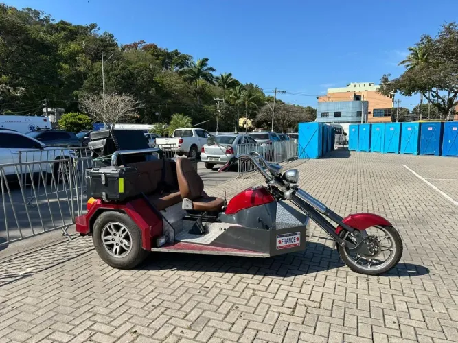 Vendo triciclo motorizado 2.0 Santana AP