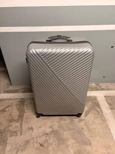 Mala de Viagem Grande Rígida Prata - Design Moderno com Cadeado TSA